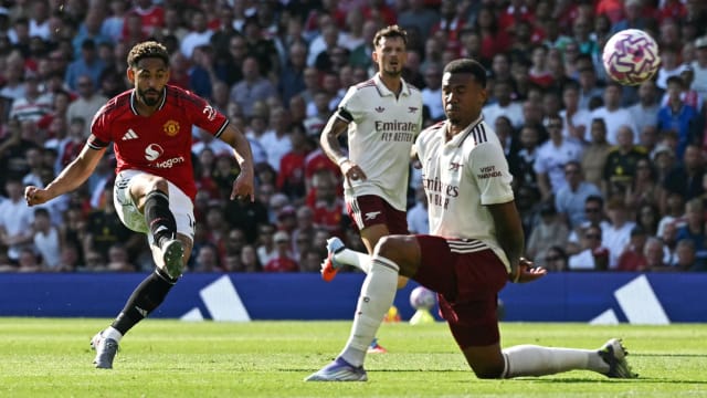 英超：阿申纳以1比0小胜曼联