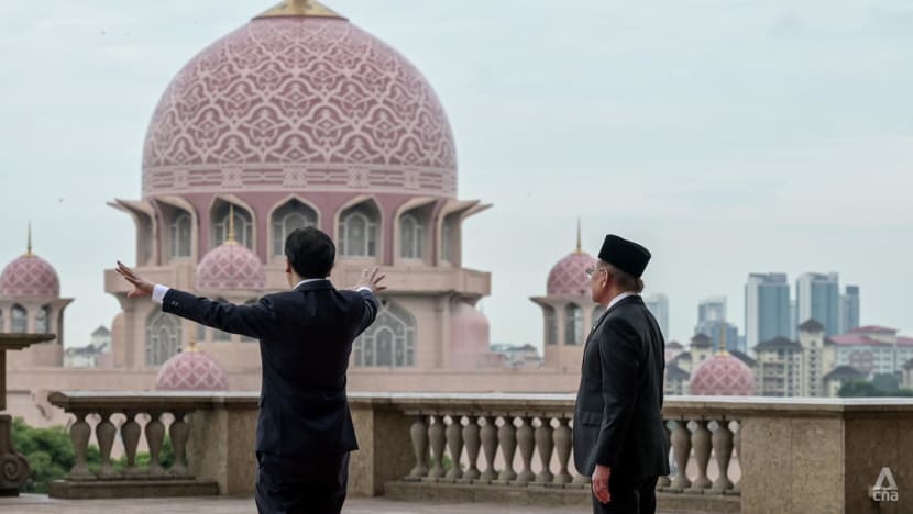 Malaysia-Singapore Leaders’ Retreat: What both PMs agreed on to resolve airspace, maritime boundary issues