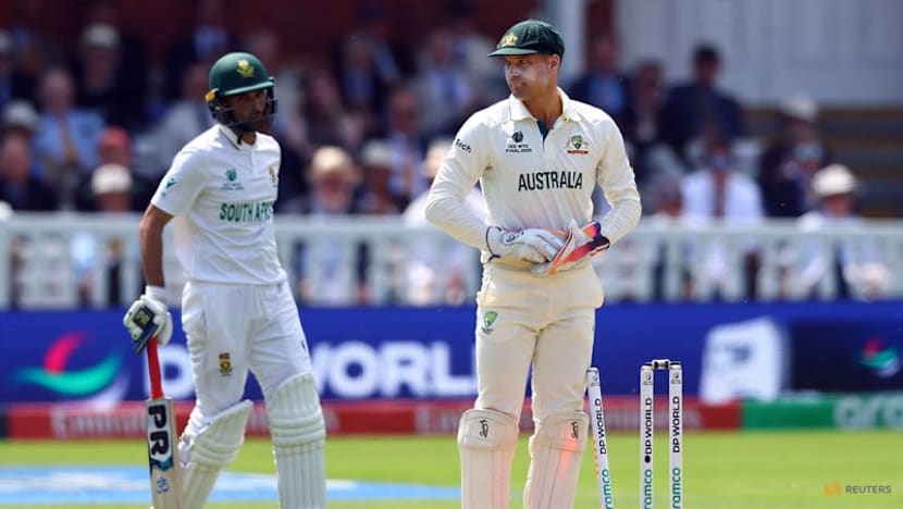 Carey hoping Australia fans can block out English taunts during Ashes