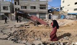 Israel perhebat serangan ke atas Gaza