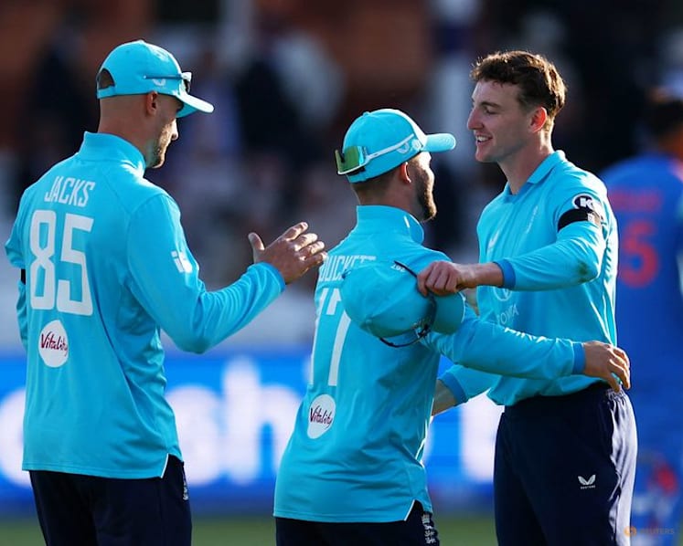Duckett's big century sets up England series win over India