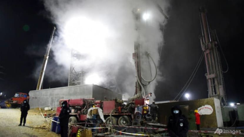 Rescuers in phone contact with workers trapped in China mine