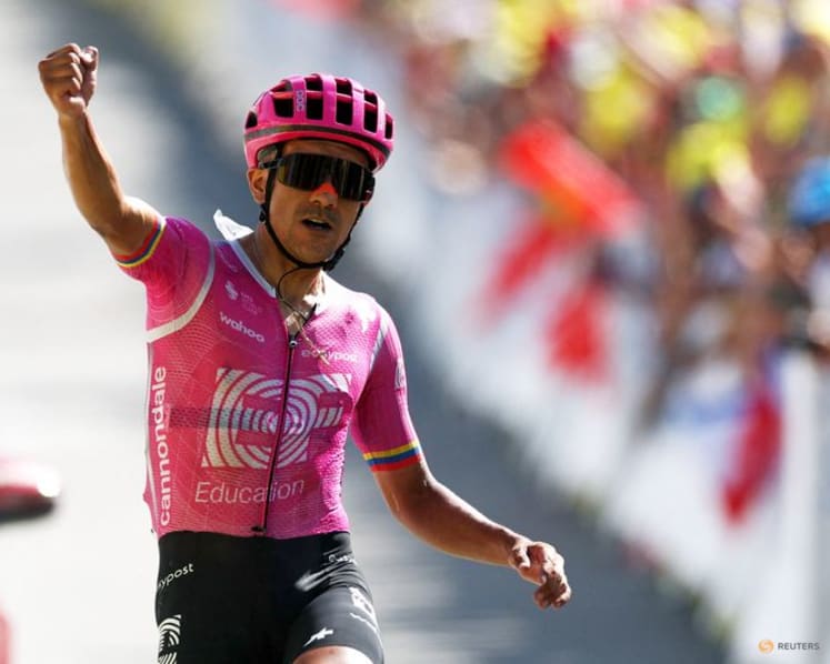 Carapaz secures solo victory in Tour de France stage 18, Pogacar stays in yellow