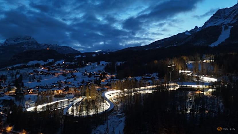 Lugers get first racing taste of Cortina track