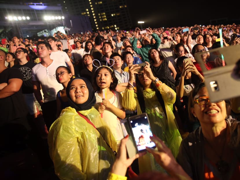 Singapore sees in New Year with fireworks, celebrations islandwide