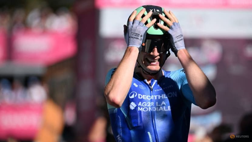 Prodhomme solos to Giro stage 19 win in mountains, Del Toro extends overall lead