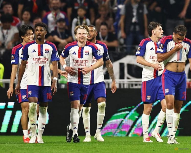 Sensational Cisse powers Milan to victory as Leverkusen thump Lech Poznan