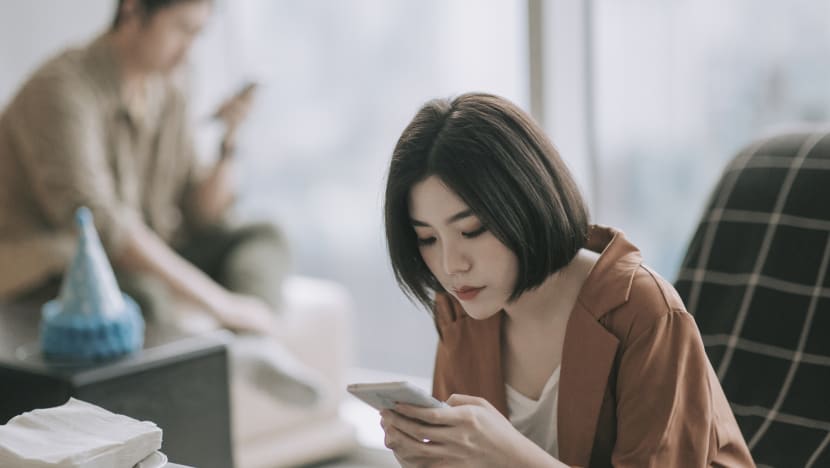 Commentary: Constant smartphone notifications really do tax your brain Commentary: Constant smartphone notifications really do tax your brain