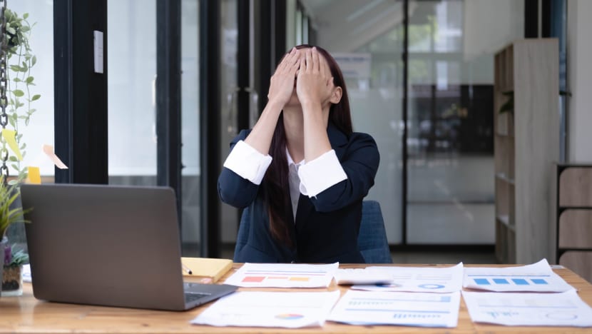 Commentary: Stop wasting time and energy toggling between apps in the office