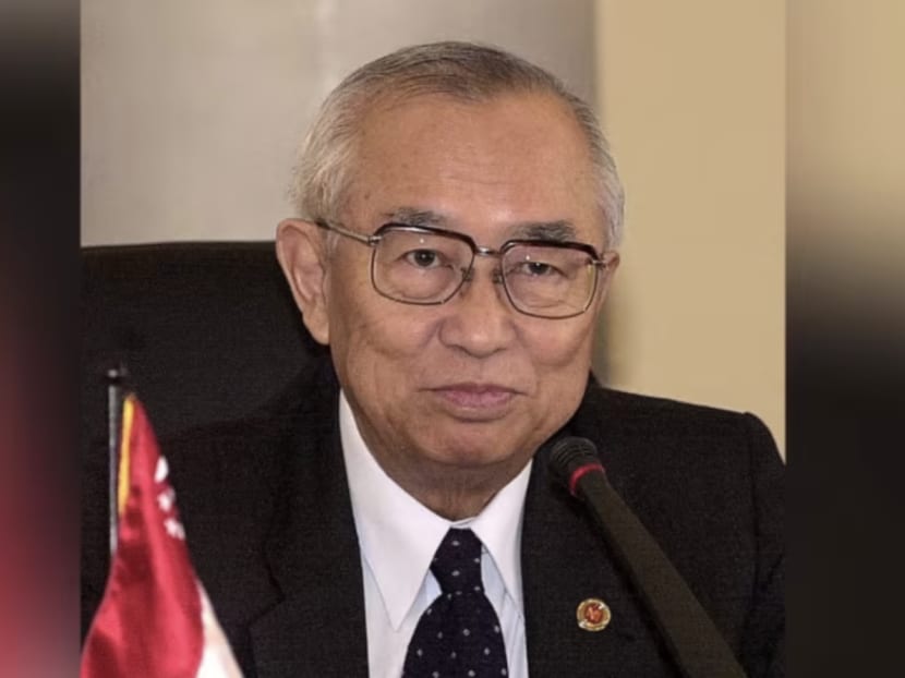 File photo of Singapore's then-Finance Minister Richard Hu on March 26, 2000.