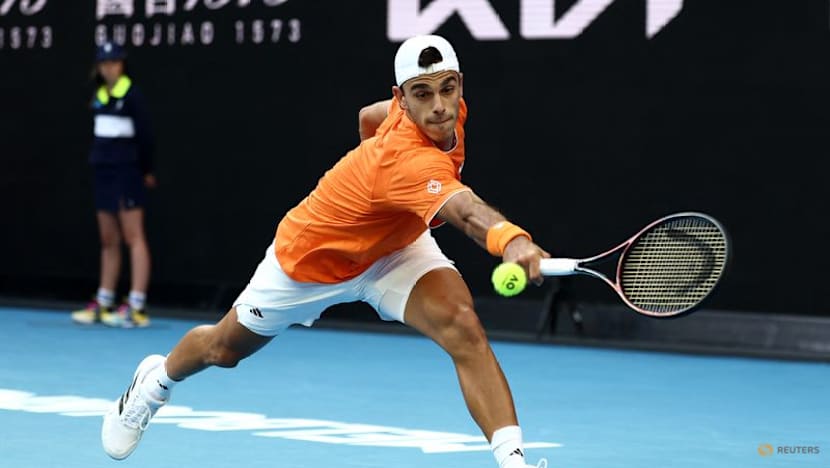 Zverev crushes Cerundolo to reach Australian Open quarter-finals