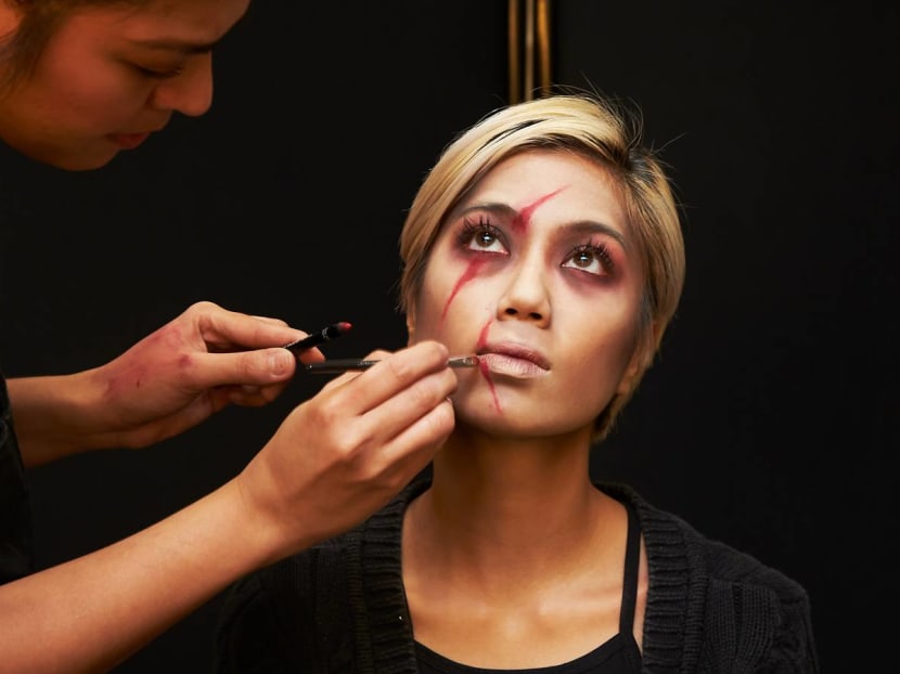 The Only Halloween Make-Up Tutorial You’ll Need (It Only Takes 15 Minutes!)