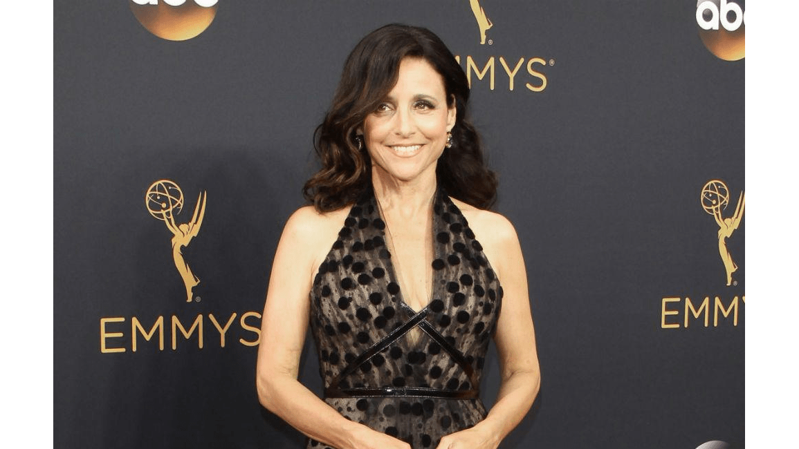 Julia LouisDreyfus is 'grateful to be alive' 8days(01)