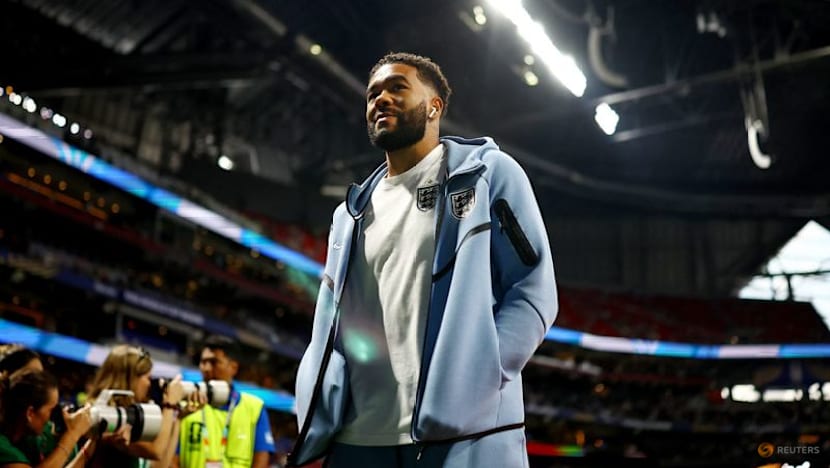 England bring in James, Spence and Rogers, Argentina make one change