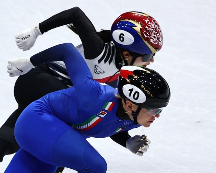 Short track-Fontana becomes Italy's most decorated Olympian with relay silver