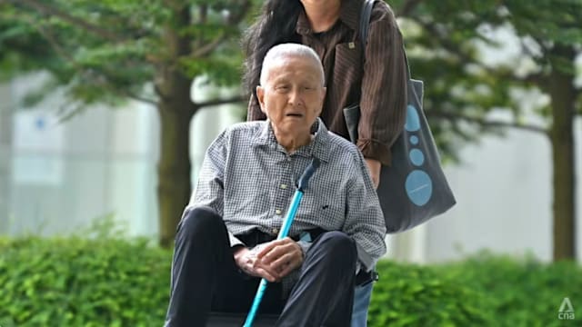被指开车撞死摩托车骑士 九旬老翁不认罪
