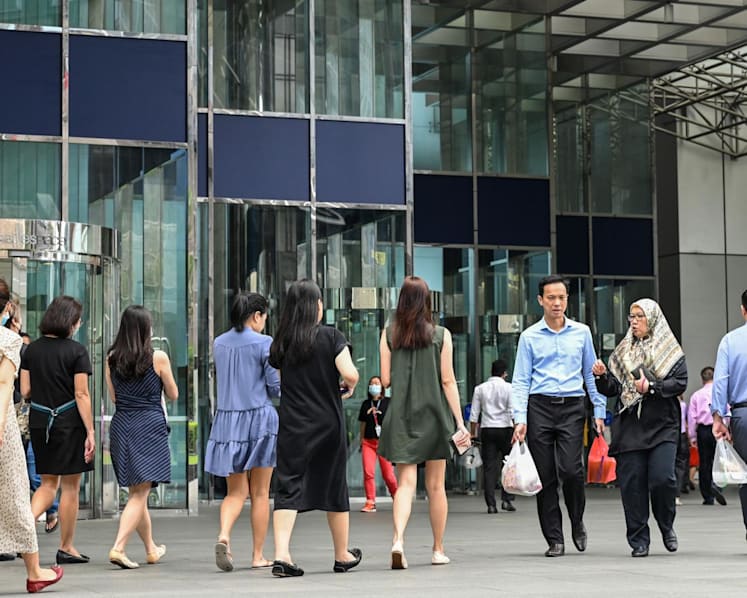 Real median incomes dipped 2.3 per cent in 2023 due to high inflation, but expected to ease in 2024: MOM