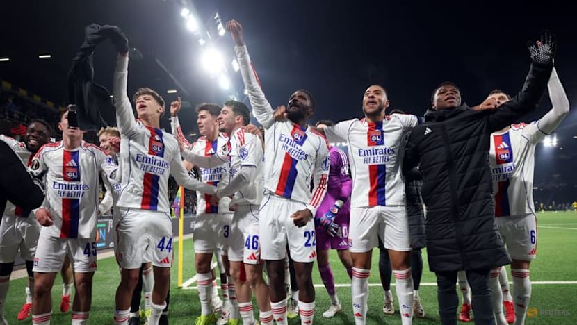 Lyon top Europa League standings, Roma through to last eight