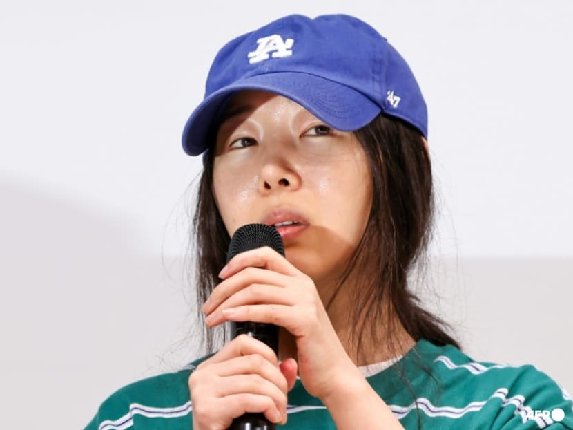 K-pop group Le Sserafim's agency Source Music files lawsuit against ADOR CEO Min Hee-jin K-pop group Le Sserafim's agency Source Music files lawsuit against ADOR CEO Min Hee-jin