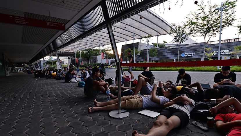 Coldplay sells out 100,000 tickets in Singapore