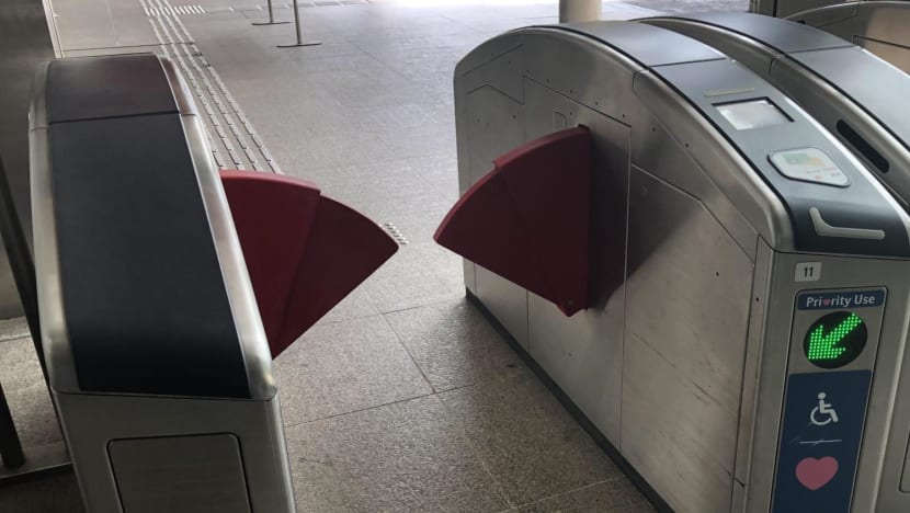 #trending: Netizens slam 'inconsiderate' MRT commuters who don't give way at priority gantries to wheelchair and pram users