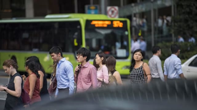 调查：只有56%新加坡打工人感到幸福 薪水和工作意义为因素