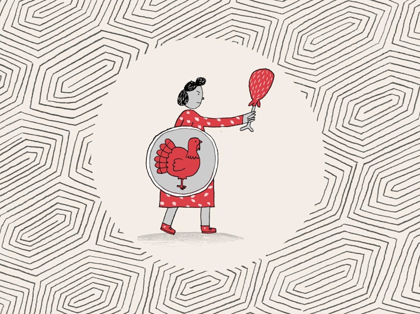 How to navigate family holiday gatherings, according to a therapist