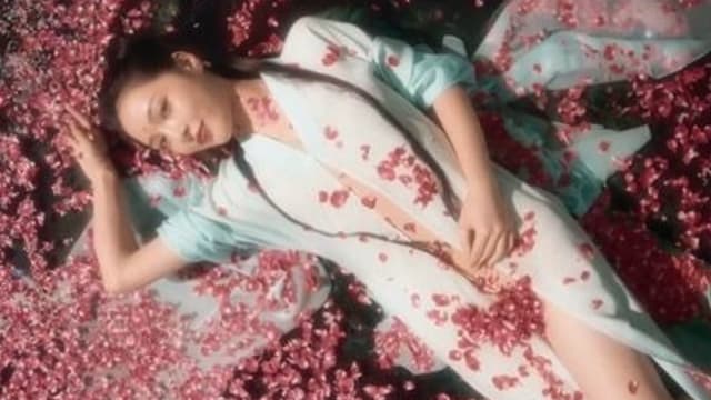 经典尽毁？中国电影版《红楼梦》被批变《金瓶梅》！