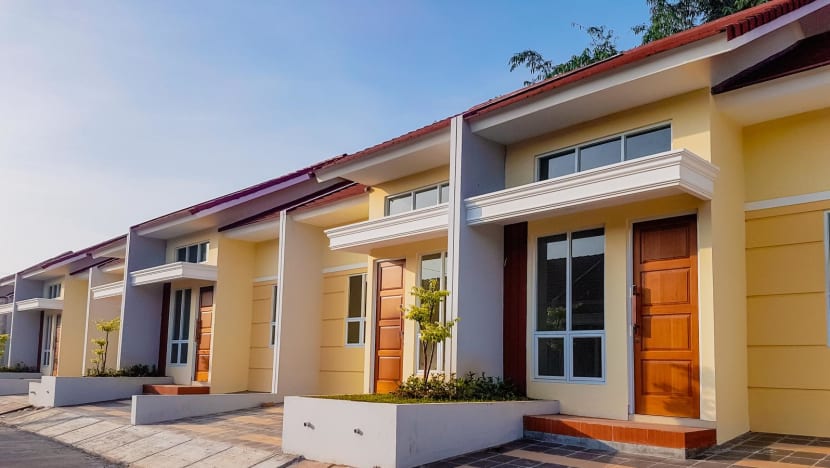 Indonesia’s public housing savings rule sparks criticism as it seeks to cover more workers, including foreigners Indonesia’s public housing savings rule sparks criticism as it seeks to cover more workers, including foreigners