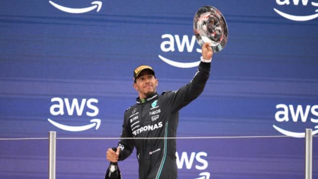F1西班牙大奖赛：红牛车队维斯塔潘夺冠