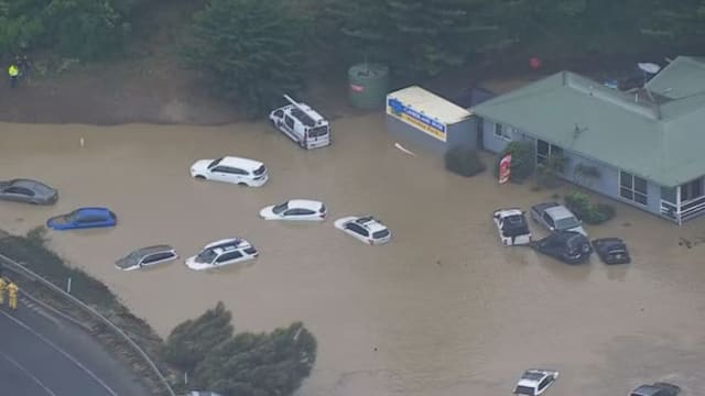 澳洲维州灾后再遭暴雨洪水侵袭 大洋路禁止通行数千户断电