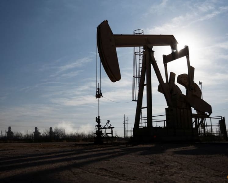 Oil rises as doubts over US-Iran deal heighten supply concerns