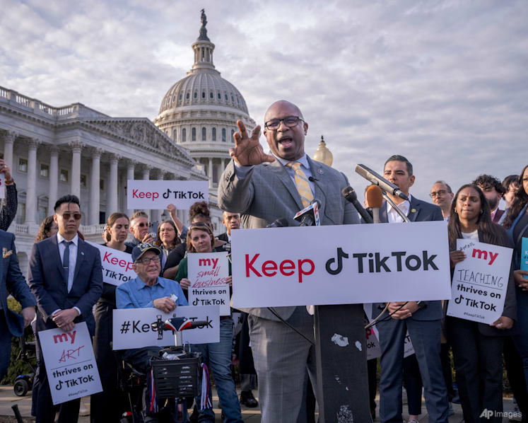 US politicians on TikTok defend app's reach to voters