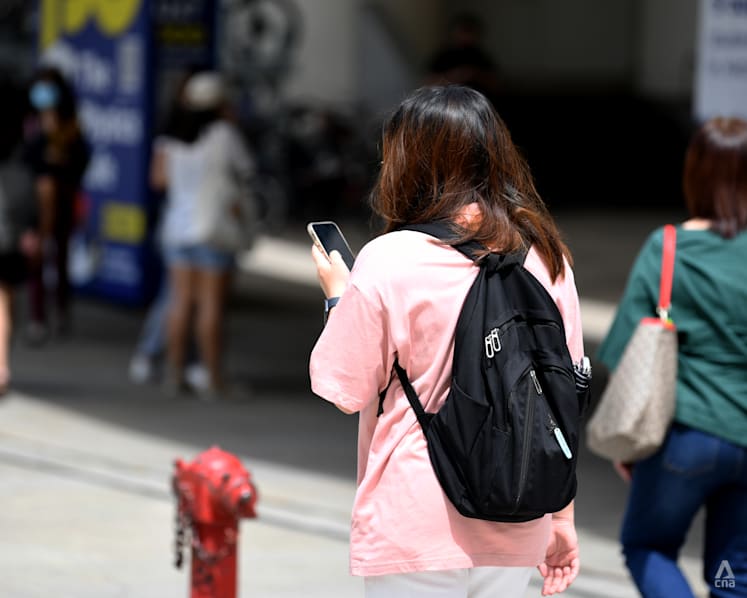 Singapore retail sales up 7.5% in October on mobile phone sales