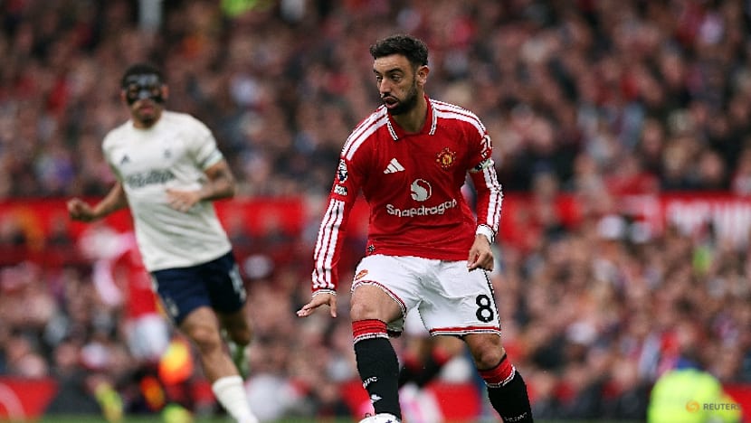 West Ham on brink of relegation, United's Fernandes equals assist record