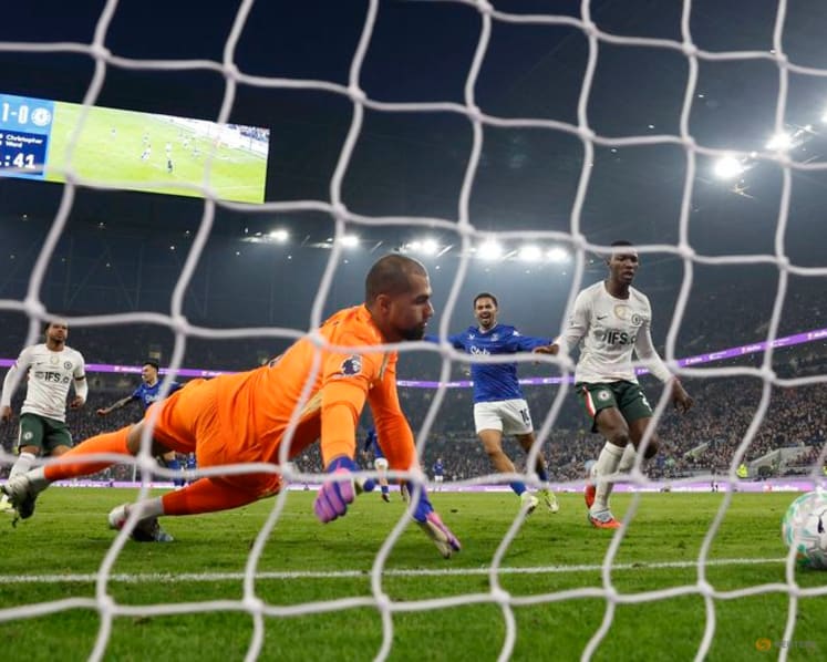 Welbeck dents Liverpool's Champions League hopes in Brighton, Everton thrash Chelsea 3-0