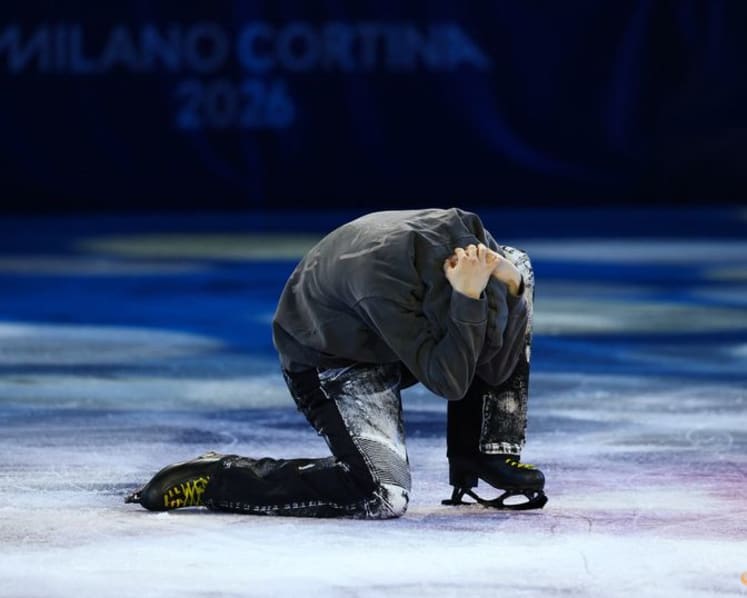 Figure skating-Malinin highlights dangers of social media in gala performance