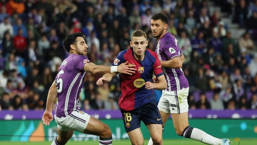 Barca keep title bid on track with 2-1 comeback win at Valladolid