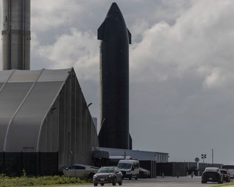 Morningstar values SpaceX at $780 billion, half its IPO target