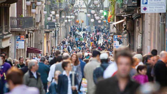 西班牙4月起游客税翻倍 每晚最高15欧元