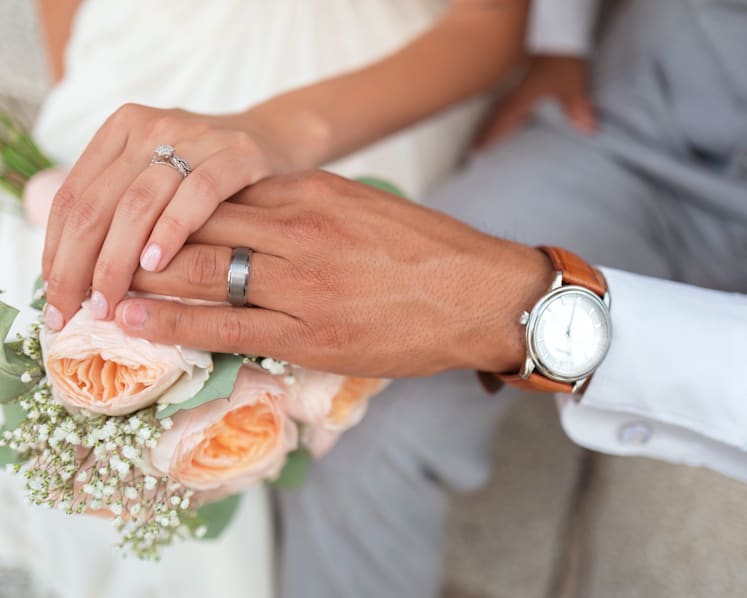 Number of divorces continues to rise, while fewer tie the knot