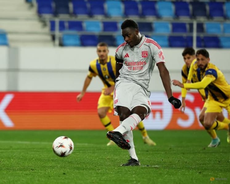 Lyon thump Maccabi Tel Aviv to go top, Forest keep on winning