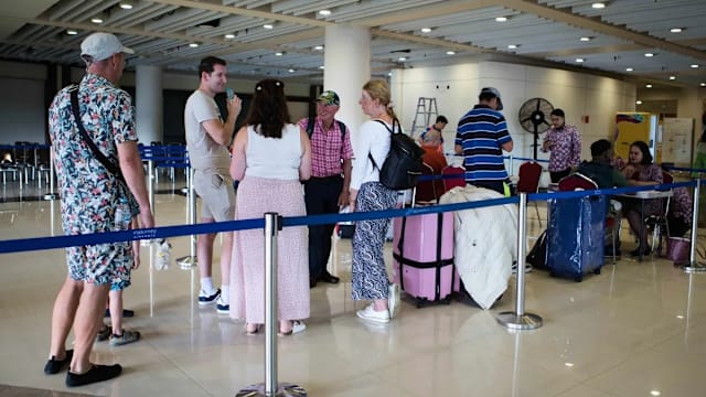 美国国务院敦促身在中东公民立即撤离