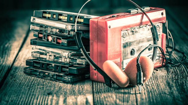 美国校园禁手机 iPod和随身听重返流行