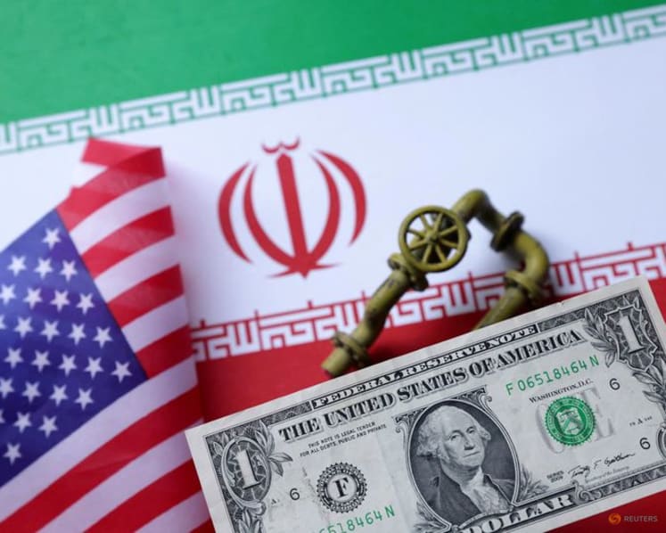 Dollar rises broadly as investors weigh Middle East risks