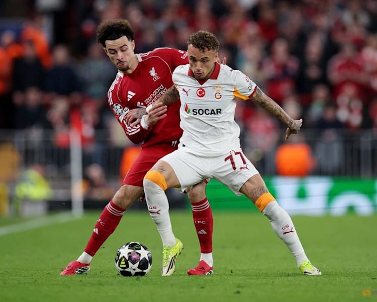 Galatasaray midfielder Lang to undergo surgery after freak thumb injury