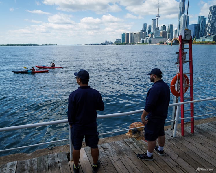 Trump orders Lake Ontario to be renamed 'Lake America'