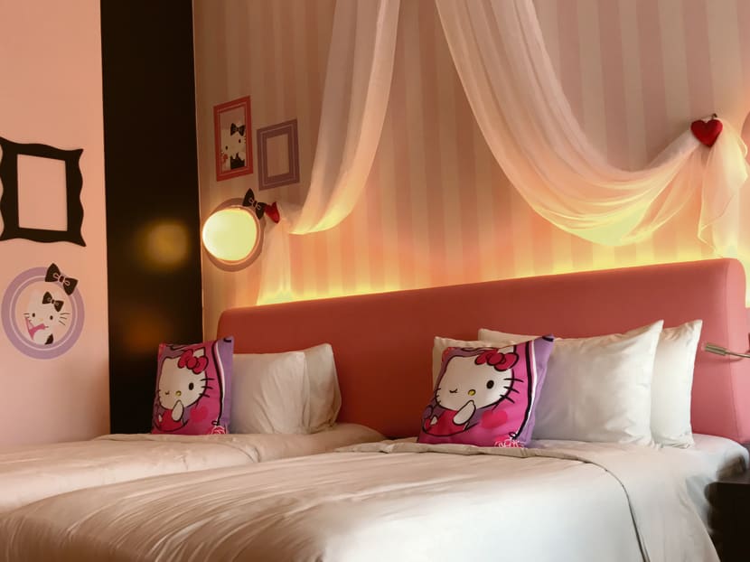 When hotel guests stay in the Hello Kitty themed rooms, they can expect to find themselves in The Boudoir featuring splashes of darker pink tones. Photo: Sonia Yeo