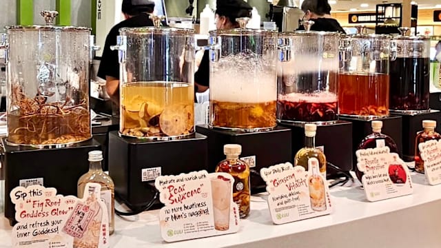 灵芝、人参入奶茶！中国养生手摇饮品牌“陆藜”登陆：胃胀气、上火、失眠等症状都有疗方