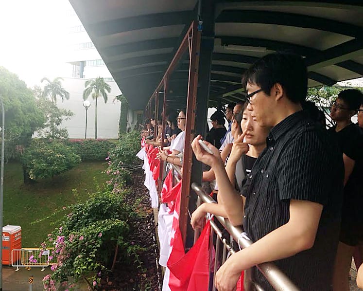 Longer wait for those in Clementi, but they stayed to bid farewell